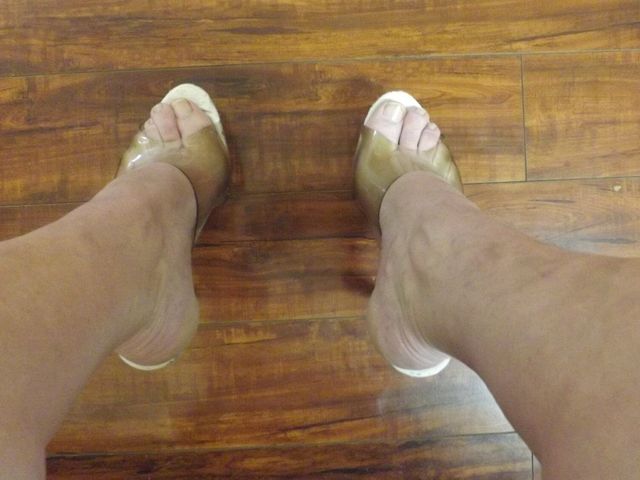 Feel not on the street walking around meat on the end of the legs eat more eggs toes on the end of those knows it knows (Legsistance)