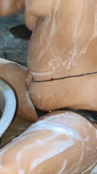 mujh par tippani karen