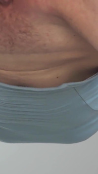 Zpocená tělocvična Dívčí POV sezení na obličeji kape orgasmus
