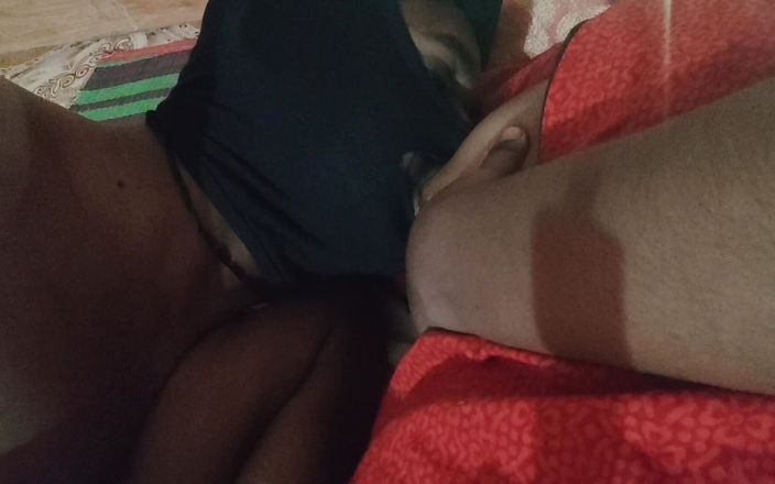 Realmallucouplevlog: Des seins extrêmement sensuels se font sucer avec fin heureuse