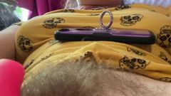 MistressWriggler: Это была скуклая дрочка, пока я вдруг не вспомнил большой нераскрытый ящик секс-игрушек, который прибыл за несколько дней до этого