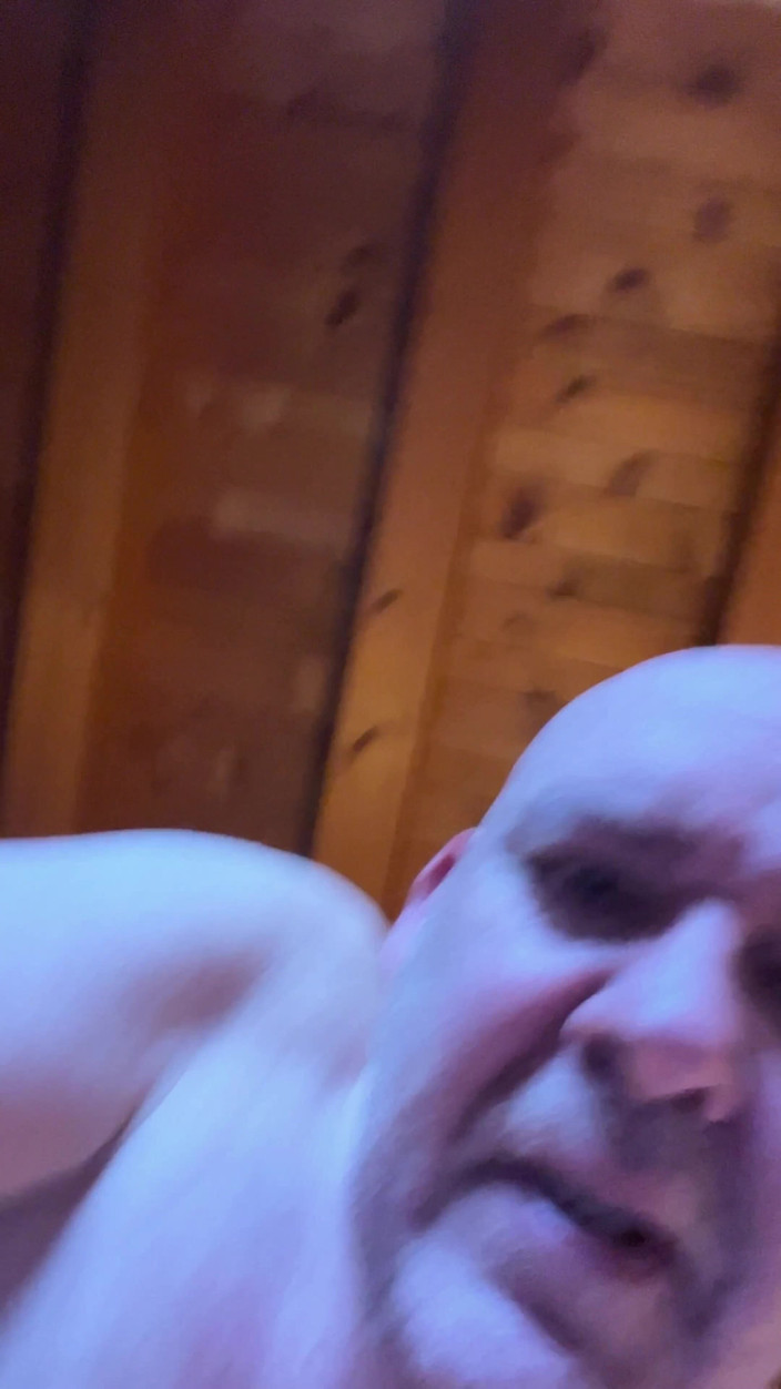 Almaviva: Kakek ngentot dirinya sendiri dengan dildo bdsm hitamnya