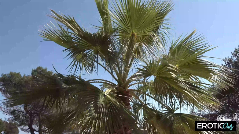 MILFFreaksX: पहली बार चुदाई में प्यार