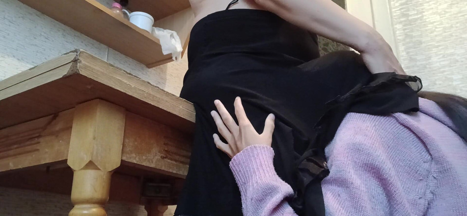 Lesbian-candys: Můj přítel mě nachytal s jeho mámou, ale neviděl nás...