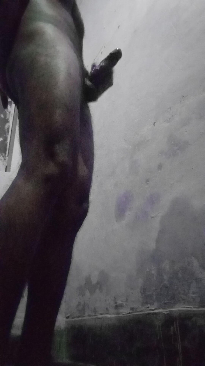 Raaz26d: Chico de Delhi engrasando una gran polla y masturbándose mientras...