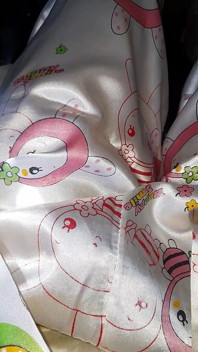 Crossdressing e Cum Inside Satin Pajamas com Quimono Set
