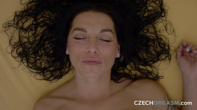 Czech Orgasm: Чеський оргазм 69: панк-краля любить грубо - пірсинг, татуювання та готовий до розваг!