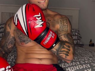 BoyGym: Boksen zonder handen, meest geweldige manier om klaar te komen