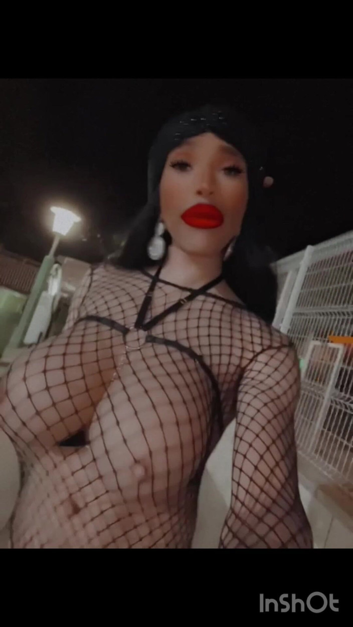 Sissy Slut Brianna: Seret ke saya dan mula menghisap... Jangan berhenti sehingga saya...