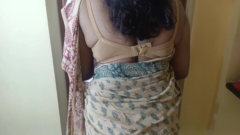 Pushpa studio: Casais curtindo romance roleplay em casa de amigo