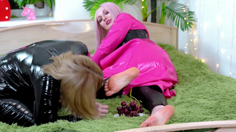 Arya Grander: Stând pe față de lesbiene fetiș fată servitoare supusă - Plăcerea...