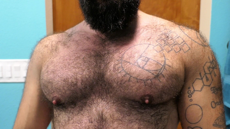 TripleXTransMan: アルファマッスルの誇示