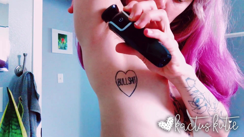 Trimming My Armpit Hair Topless (Kactus kutie) Trimming My Armpit Hair Topless (Kactus kutie)