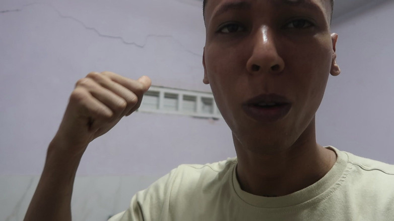EL CHICLE TV: Do You Want to Know My Hot Side When I'm...