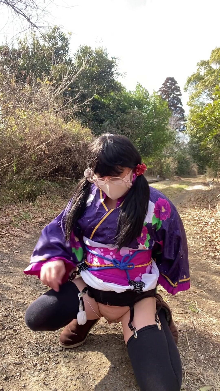 megu2002: No.112 the Phantom Kimono Beauty Appearing in the Winter Countryside...