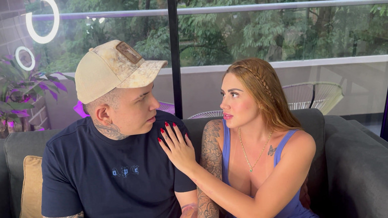 Sara Blonde: Saya akan bercinta dengan ahli psikologi saya di hadapan anda,...