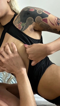 결혼한 소녀를 모유 수유에 넣었어!