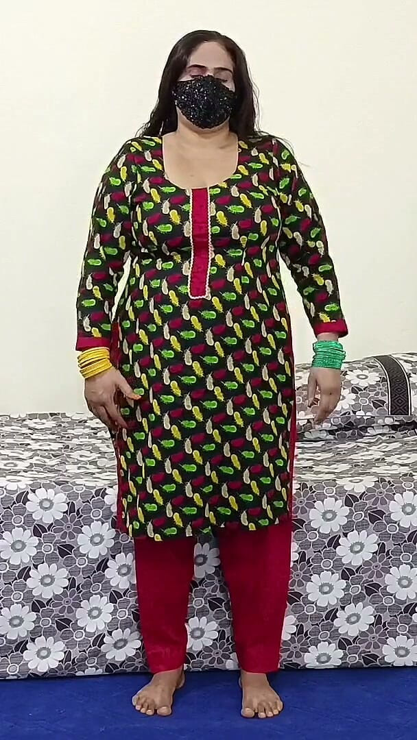 IndianHindiXxx: セクシーなDesi Paki Punjabi Aunty性とディルド
