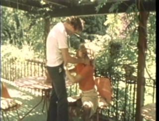 XTime Vod: Vintage harig poesje neuken in de tuin