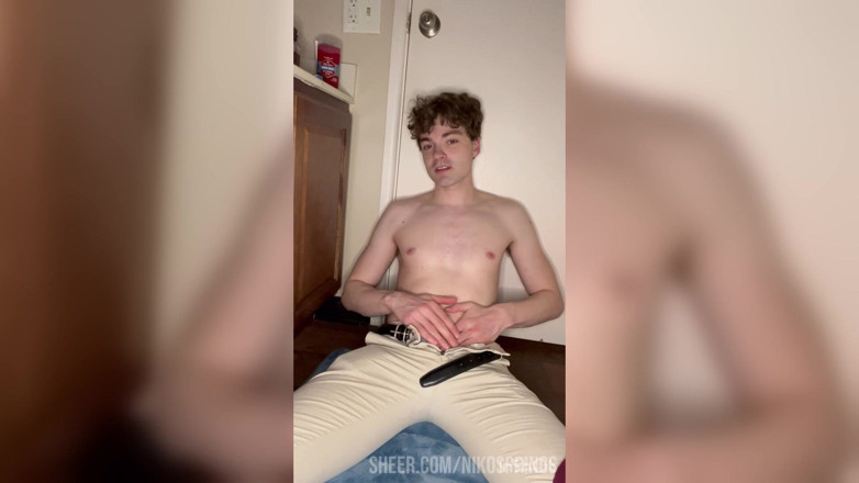 Niko Springs: Güzel twink'in büyük boşalması!