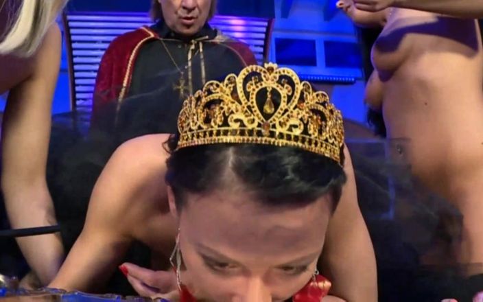 Deutschland porn: Cuộc hoan lạc điên cuồng trong một lễ hội khiêu dâm...