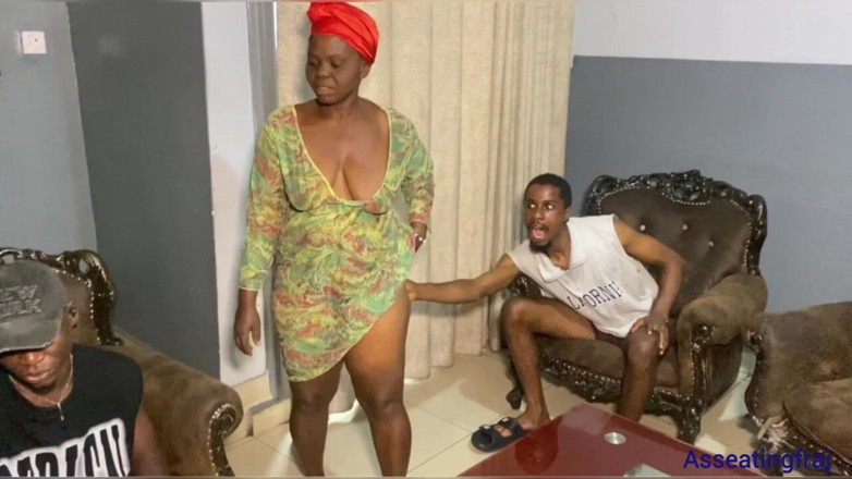 Ebony juicybutt: Helen la hot viene scopata dall'amico del suo uomo, perché...
