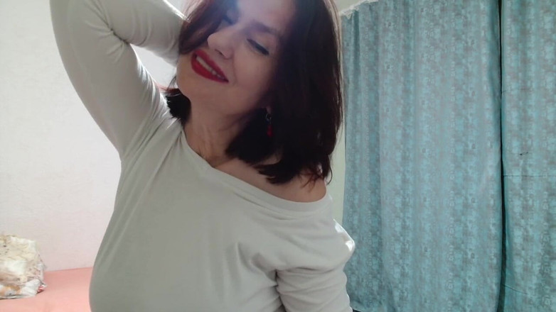 ANGELA_LADY: Сама вдома