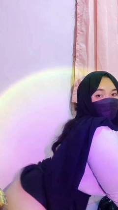 Jilbab69: Můžeš mě uspokojit?