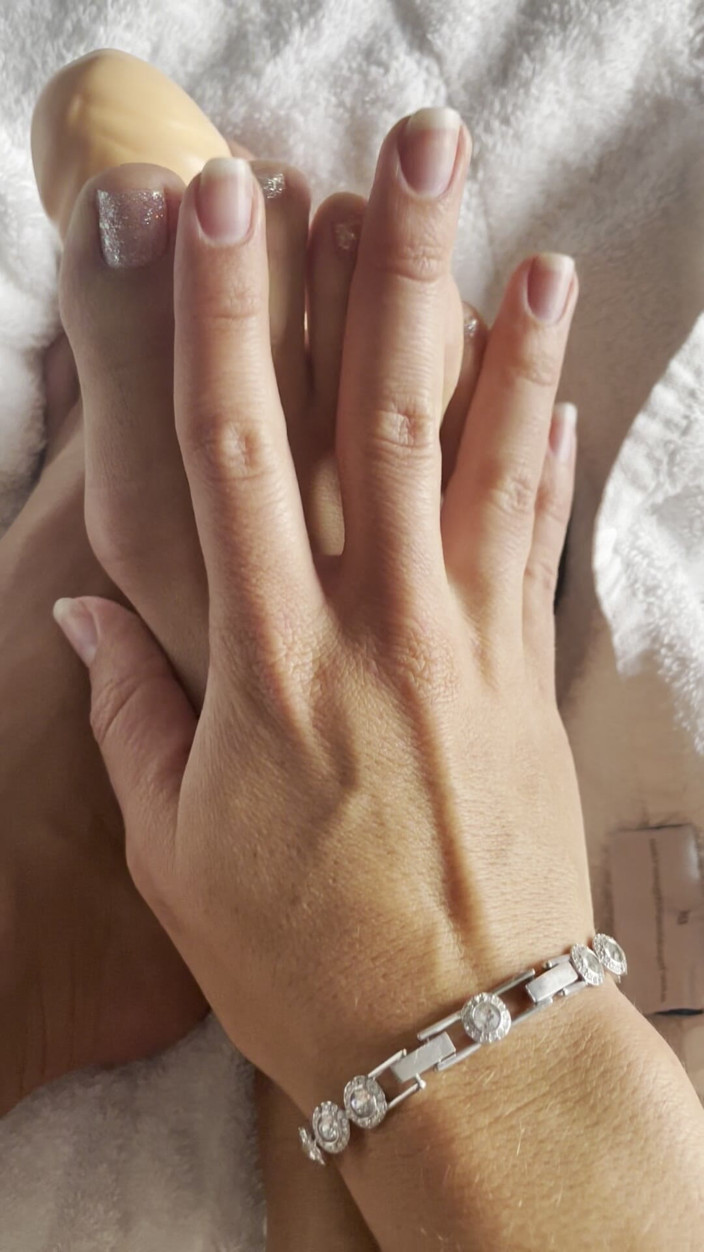 CALLIE ROKS: Kaki mengusik pada strap-on saya pada zakar