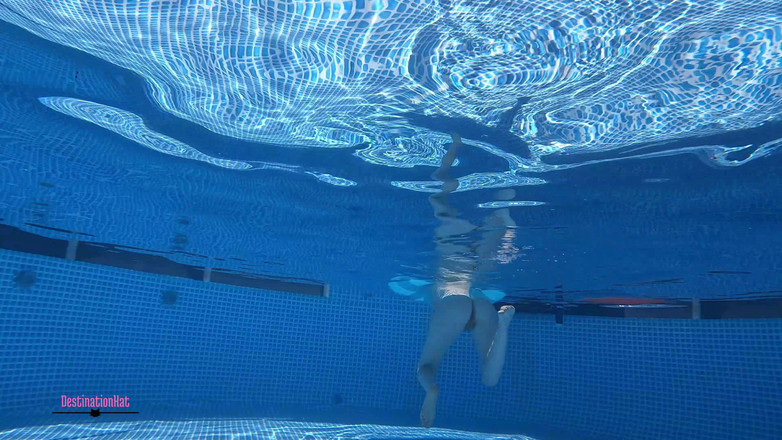 Destination Kat: Sotto l'acqua