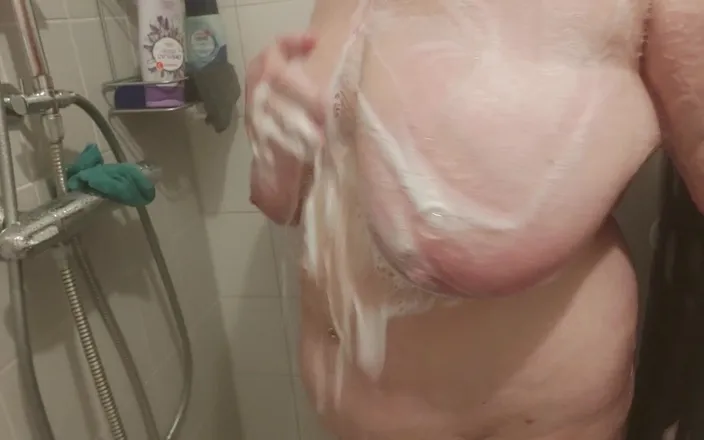 Cosy-curvy: Lovely hot shower for these two