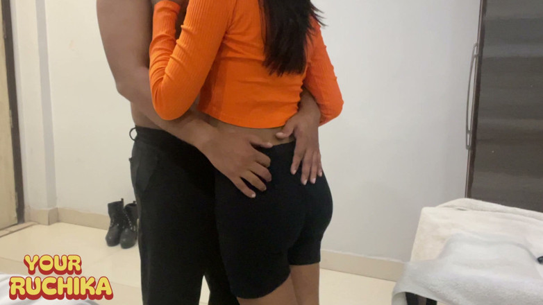 Your Ruchika: Kawan baik teman lelaki mengongkek saya dengan keras di bilik...