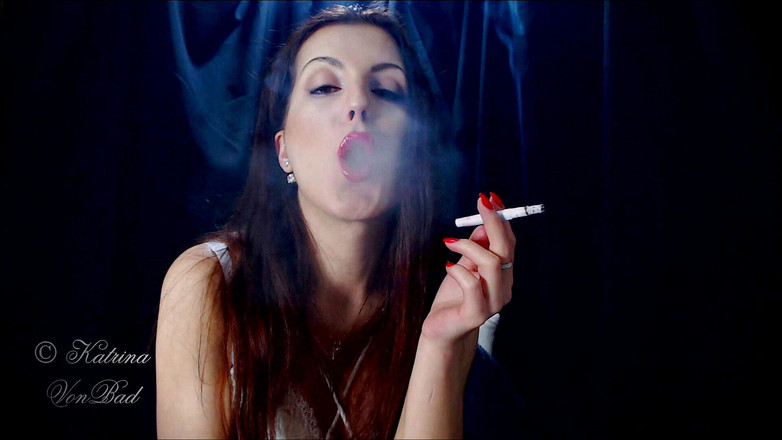 KatrinaVonBad: * 나에게 환호 *