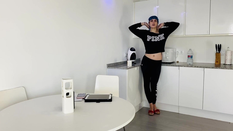 Candystart Videos: Melesat dan Menjuntai di Kantor