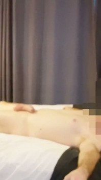 20세 피나이, 여러 자세로 망가졌고 큰 얼굴 상처를 받았다