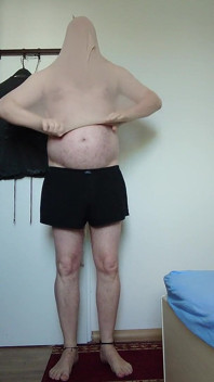 Carmen Nylonjunge zkouší nylon pro celé tělo