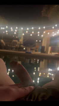 Am nevoie de cineva care să-mi dea capul romantic sub stele