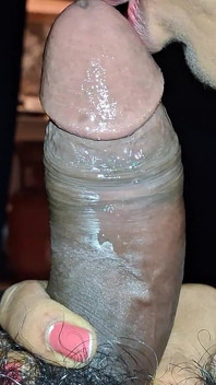 Bara en som. Du måste ta min penis i munnen. och du måste också säga liker i munnen.