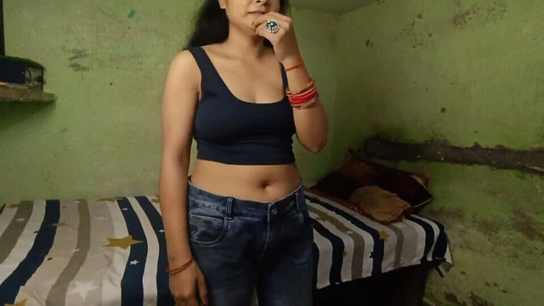 Desi Indian Bhabhi in Saree XXX Videos Fucking Hard by Boyfriend