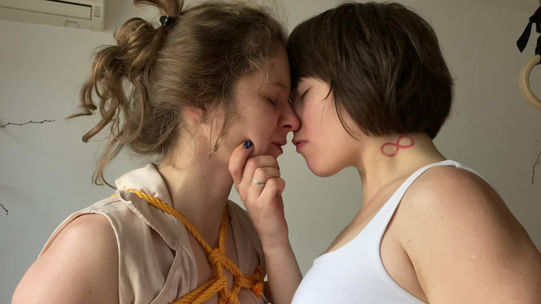 FenekManul: Lesbian Shibari Pussy Play