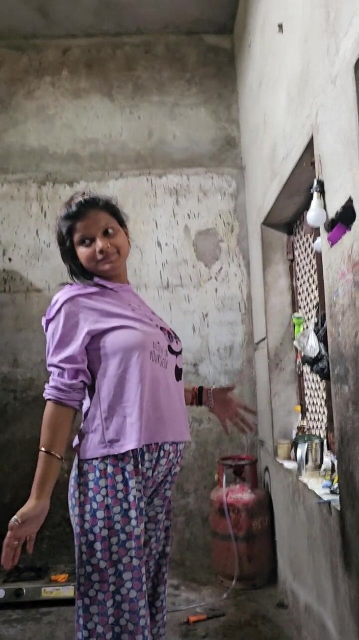 Aalox: Desi village bella sali sesso a pecorina in cucina