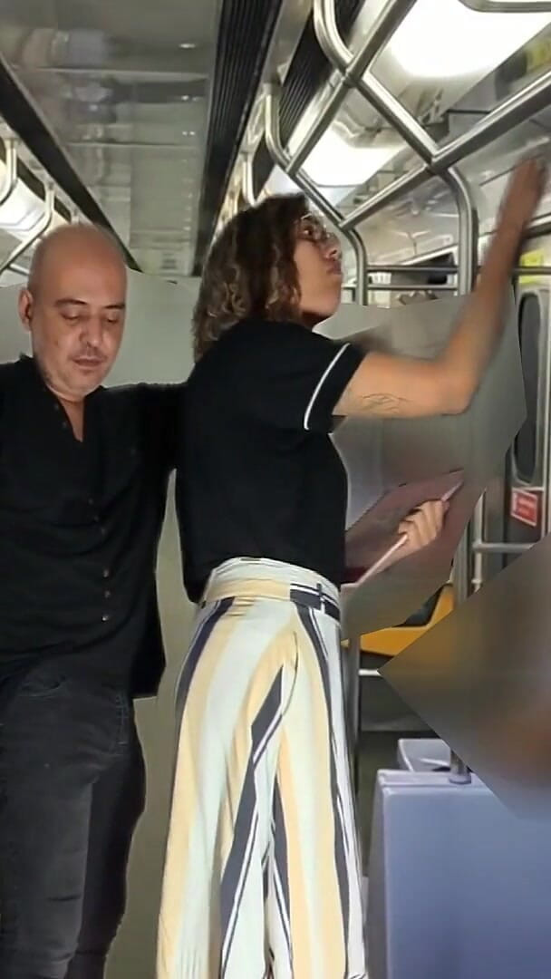 Victor SweetCoupleStories: Voyager en train est devenu de plus en plus difficile.