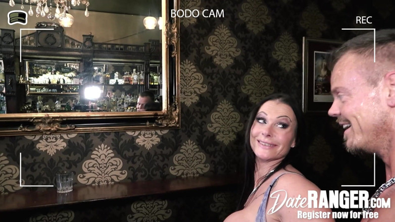 Date Ranger: Julia exclusiv gode di un appuntamento bollente e sporco!