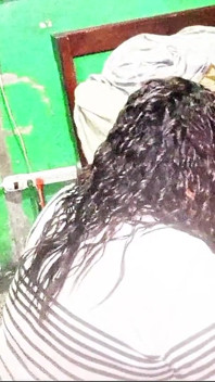 Ibu tiriku dengan pantat bahenol lagi asik nyepong kontolku