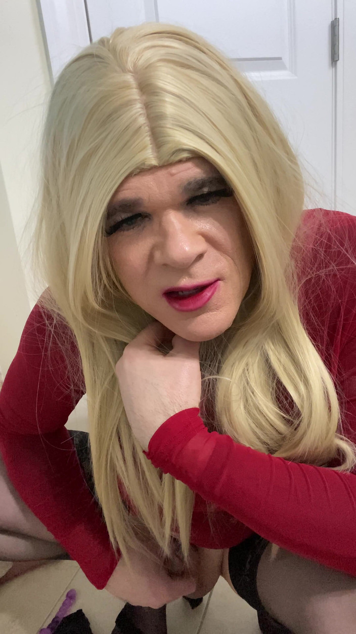 MadisonCD2025: Transeksüel amatör ayağa kalkıyor ve edepsizce konuşuyor ve klitoris yarağını...