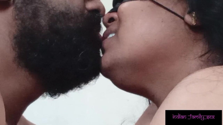 Indian IFS: Мачуха цілує пасинка