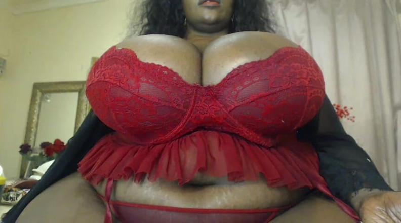 Legendary Booty Overdose: Stillende SSBBW beschmiert Eiscremes auf saftige möpse