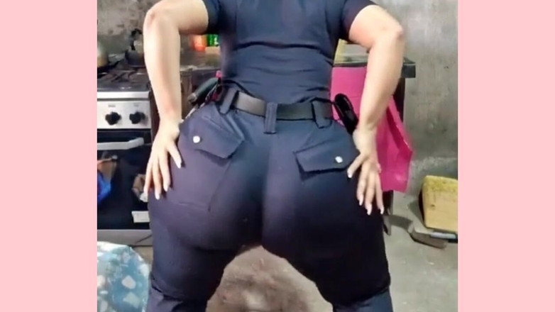 Xprohibidox1: 핑크 드레스를 입은 큰 엉덩이