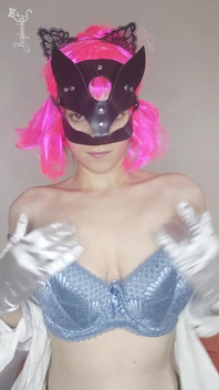 Let My Natural Tits and Kitty Mask Seduce You as I Masturbate