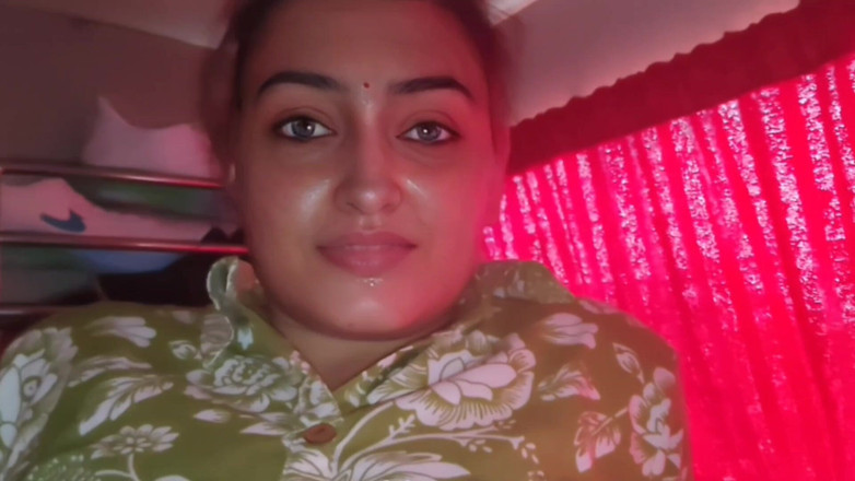 Khushboobhabi: O indiancă bhabhi mergea undeva singură în autobuz, eu am lăsat-o